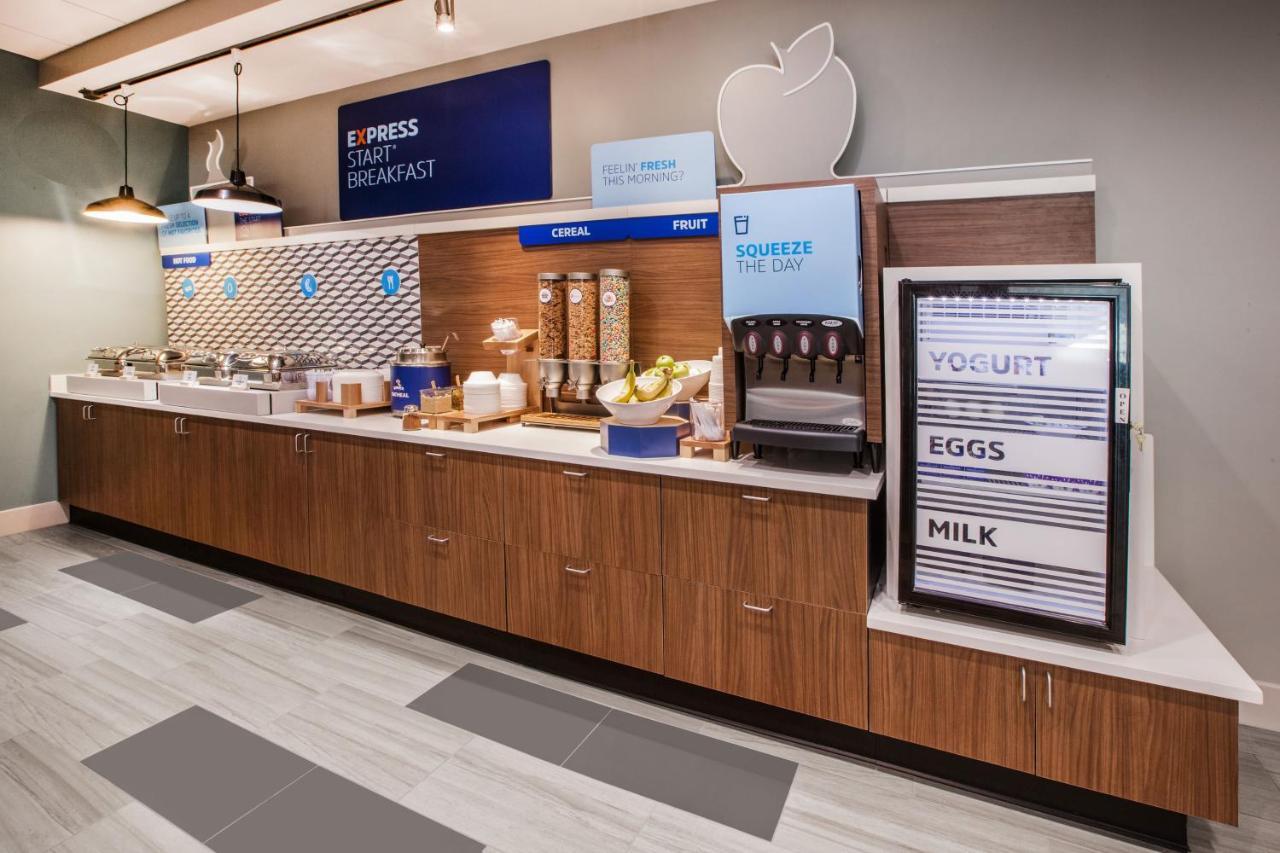 Holiday Inn Express Quantico - Stafford By Ihg Екстериор снимка