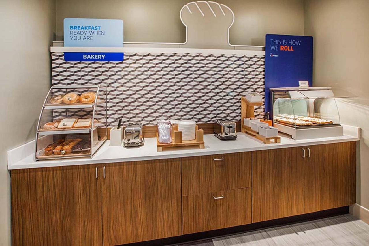 Holiday Inn Express Quantico - Stafford By Ihg Екстериор снимка