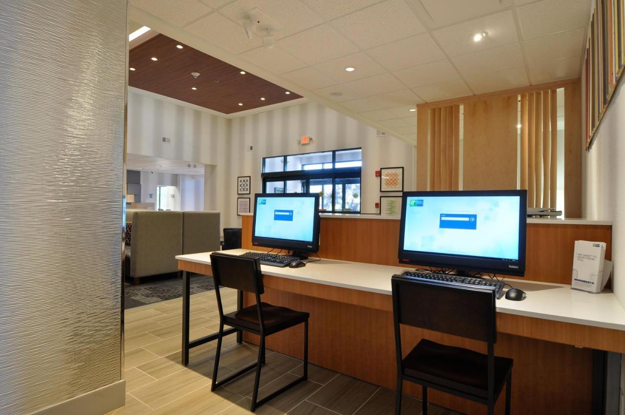 Holiday Inn Express Quantico - Stafford By Ihg Екстериор снимка