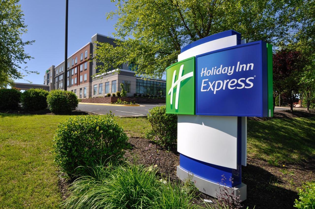 Holiday Inn Express Quantico - Stafford, An Ihg Hotel Екстериор снимка