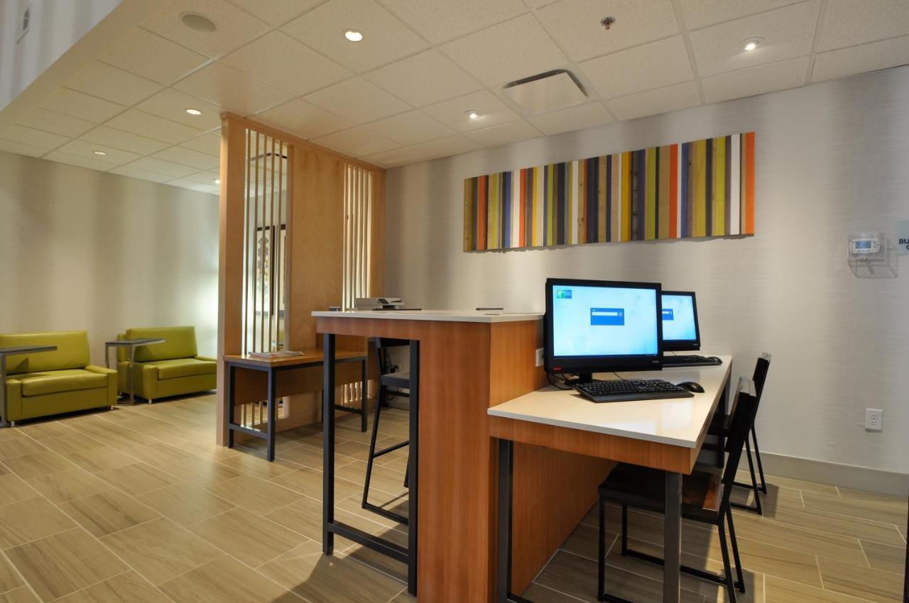 Holiday Inn Express Quantico - Stafford By Ihg Екстериор снимка